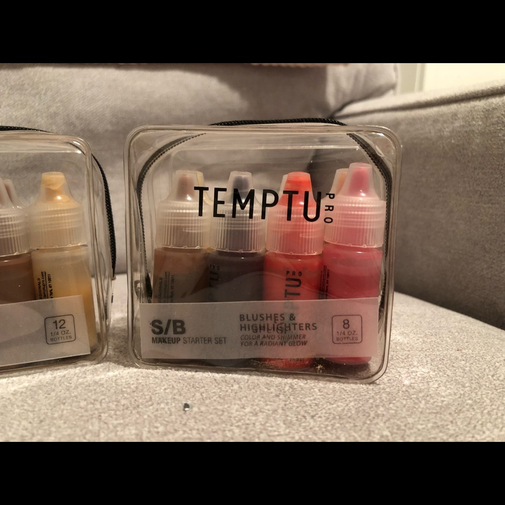 S-One Temptu Airbrush Machine with Kit - Picture 4 of 8